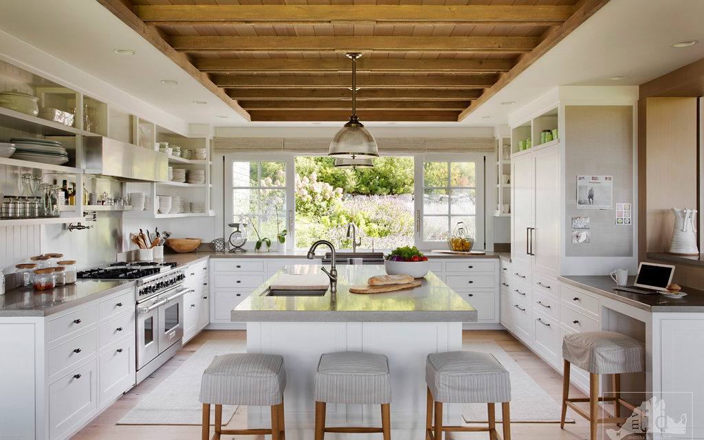 A Martha’s Vineyard Classic Kitchen with Modern Function