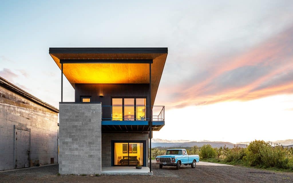 Winning Small Modern Cottage: Cloud Ranch
