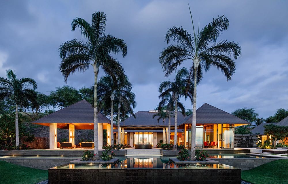 Modern Tropical Pavilions Make Up this Home in Hawaii