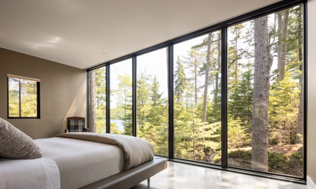 Winning New Modern Cottage Sits Lightly on Land